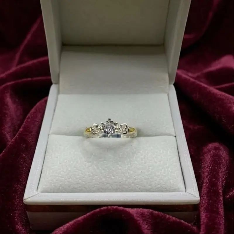 Anillo Solitario Corazones