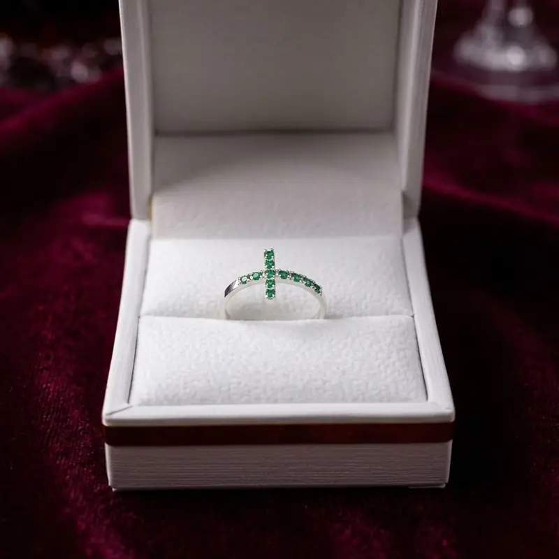 Anillo Cruz Esmeralda
