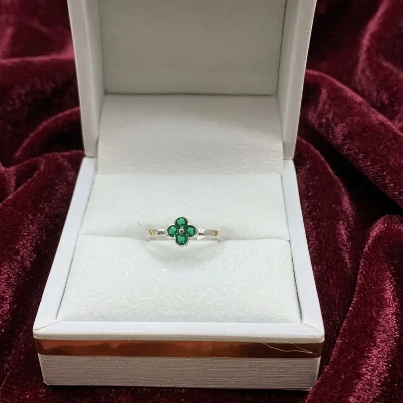 Anillo Trébol Esmeralda